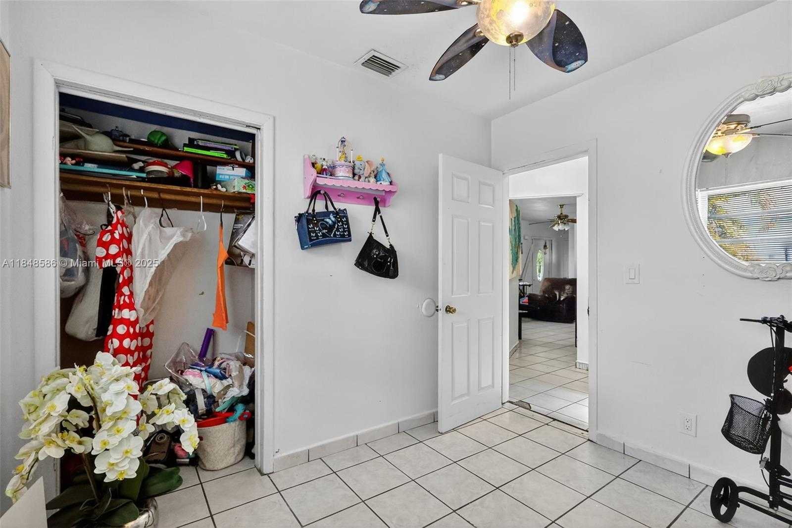 Small Image of 3581 WEST 2ND AVE, Hialeah Number 11