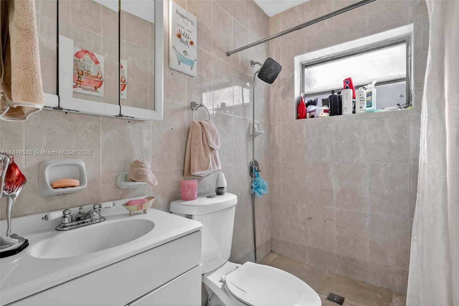 Small Image of 3581 WEST 2ND AVE, Hialeah Number 12