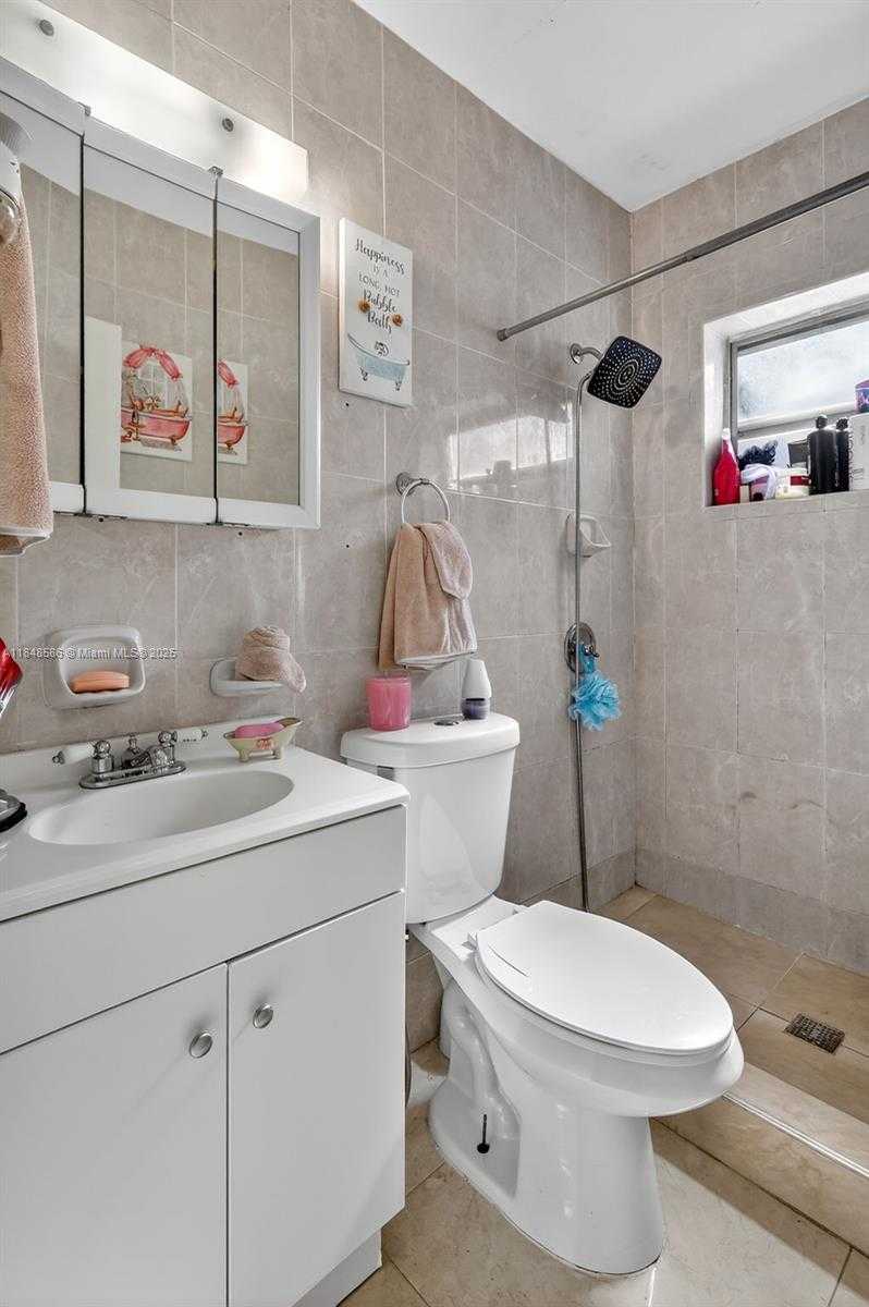 Small Image of 3581 WEST 2ND AVE, Hialeah Number 13