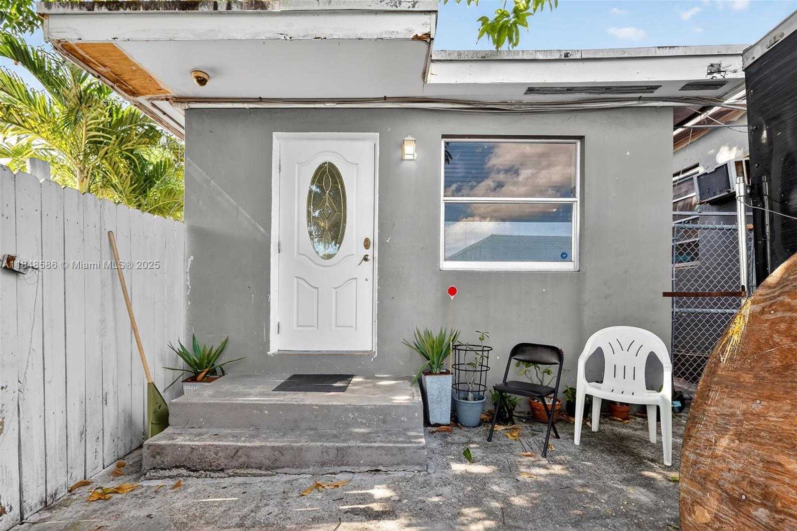 Small Image of 3581 WEST 2ND AVE, Hialeah Number 16