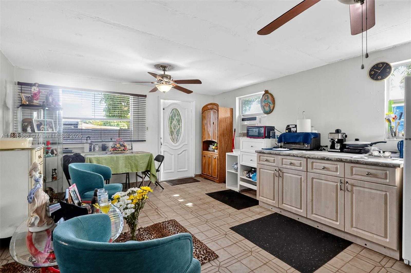 Small Image of 3581 WEST 2ND AVE, Hialeah Number 18