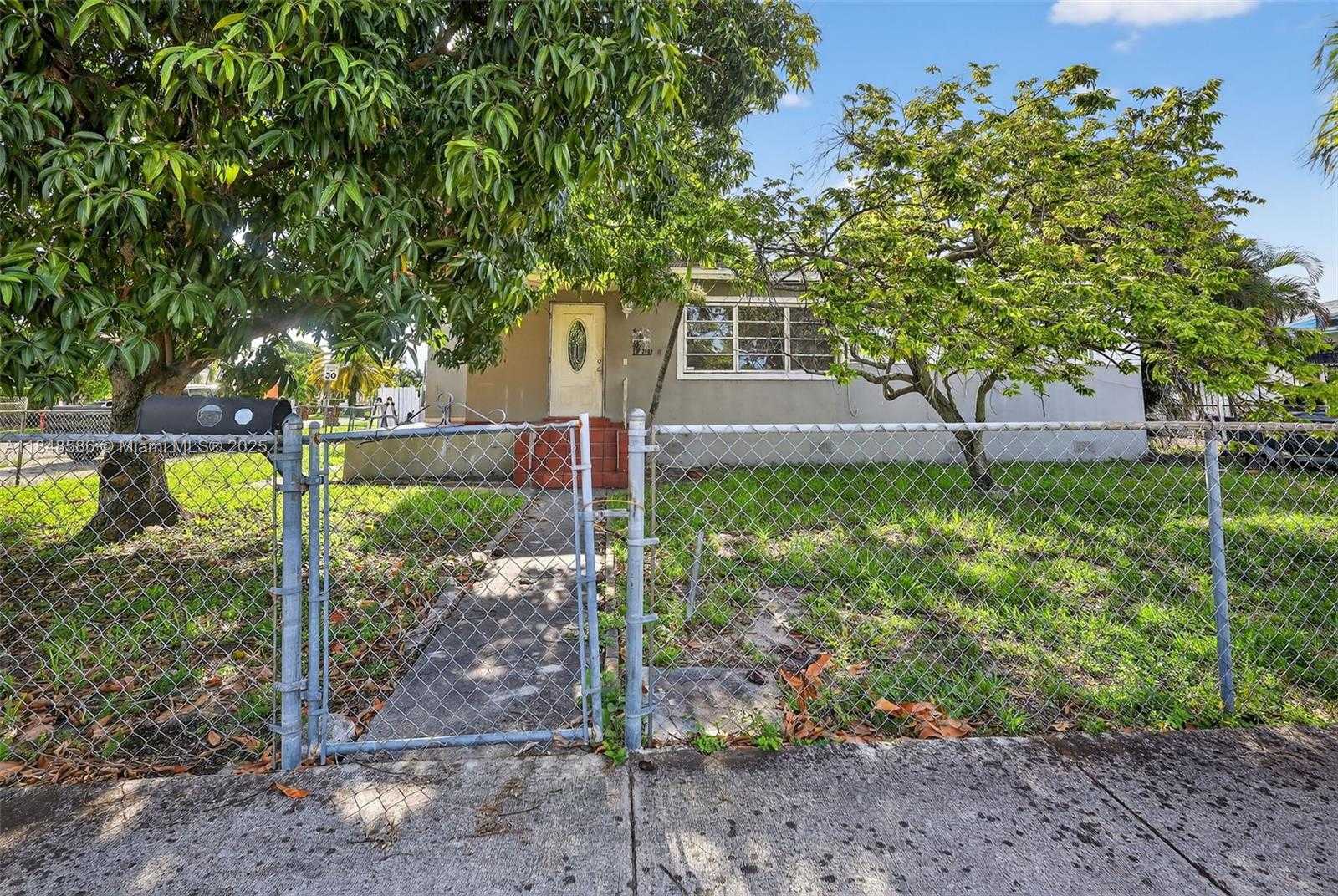 Small Image of 3581 WEST 2ND AVE, Hialeah Number 2