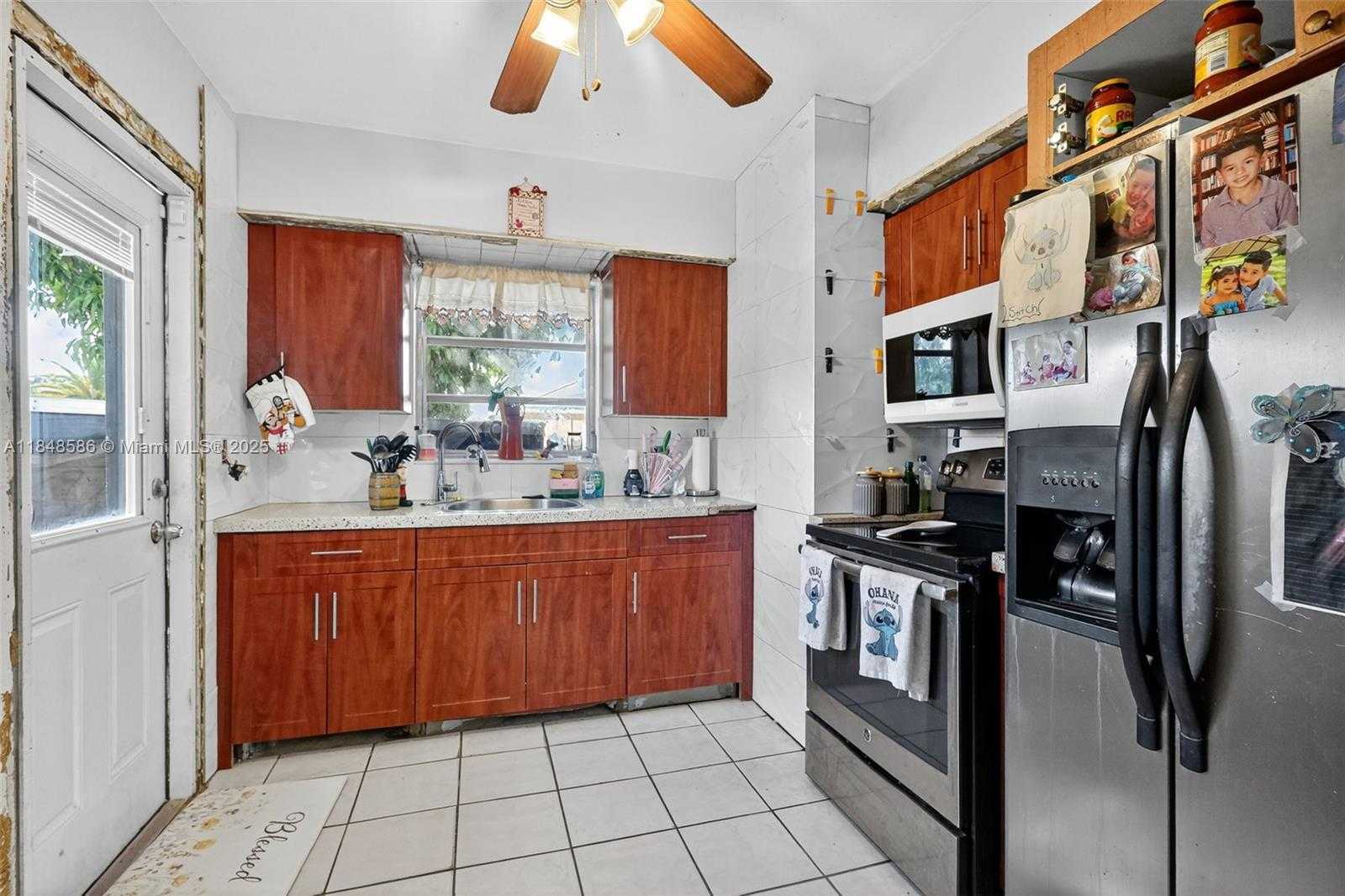 Small Image of 3581 WEST 2ND AVE, Hialeah Number 5
