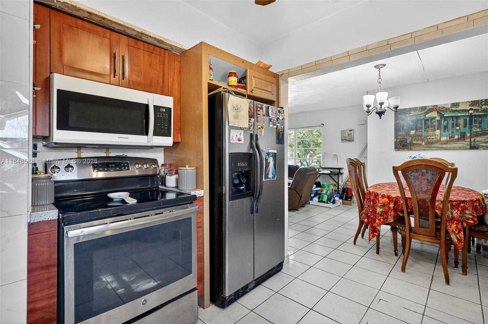 Small Image of 3581 WEST 2ND AVE, Hialeah Number 6