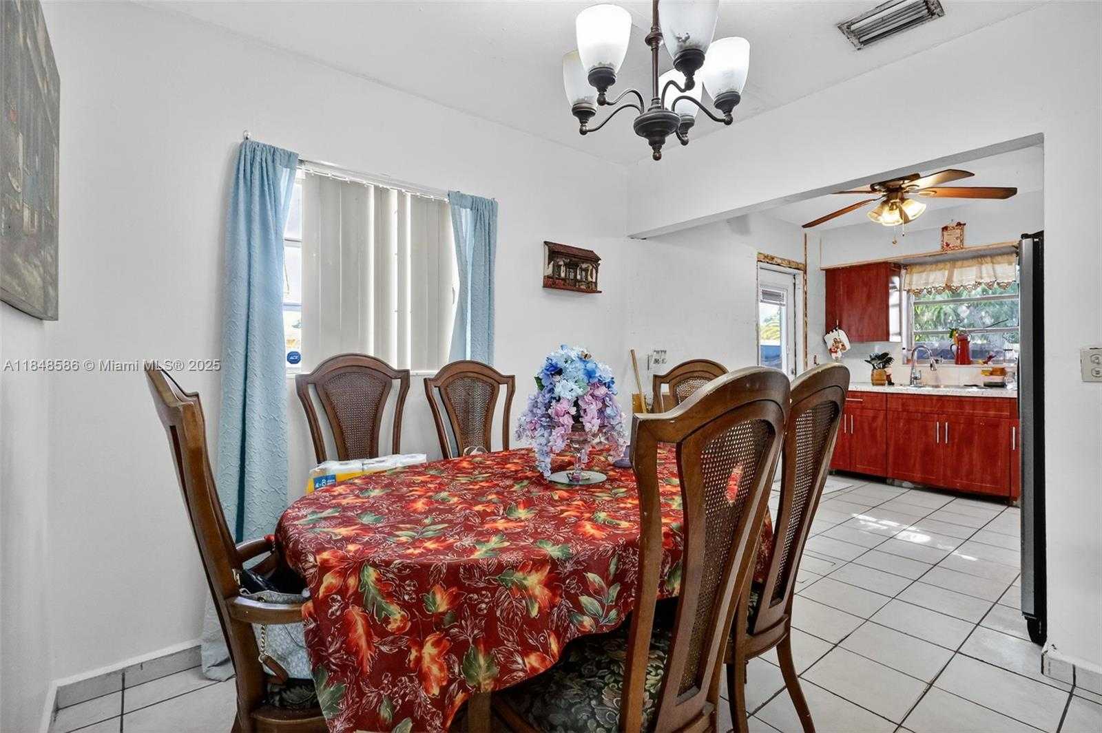 Small Image of 3581 WEST 2ND AVE, Hialeah Number 7