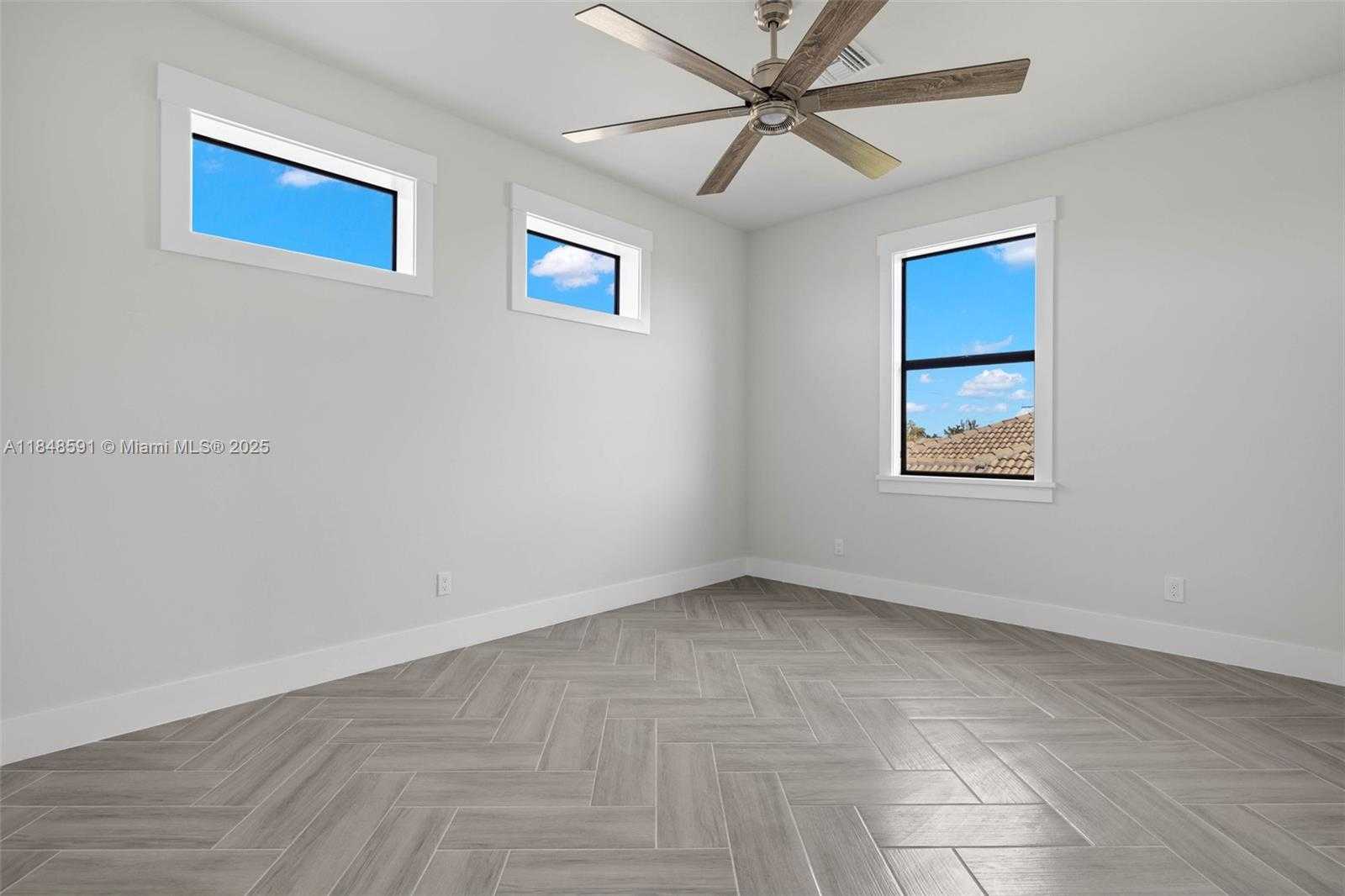 Small Image of 1422 MOHAWK PKWY, Cape Coral Number 21