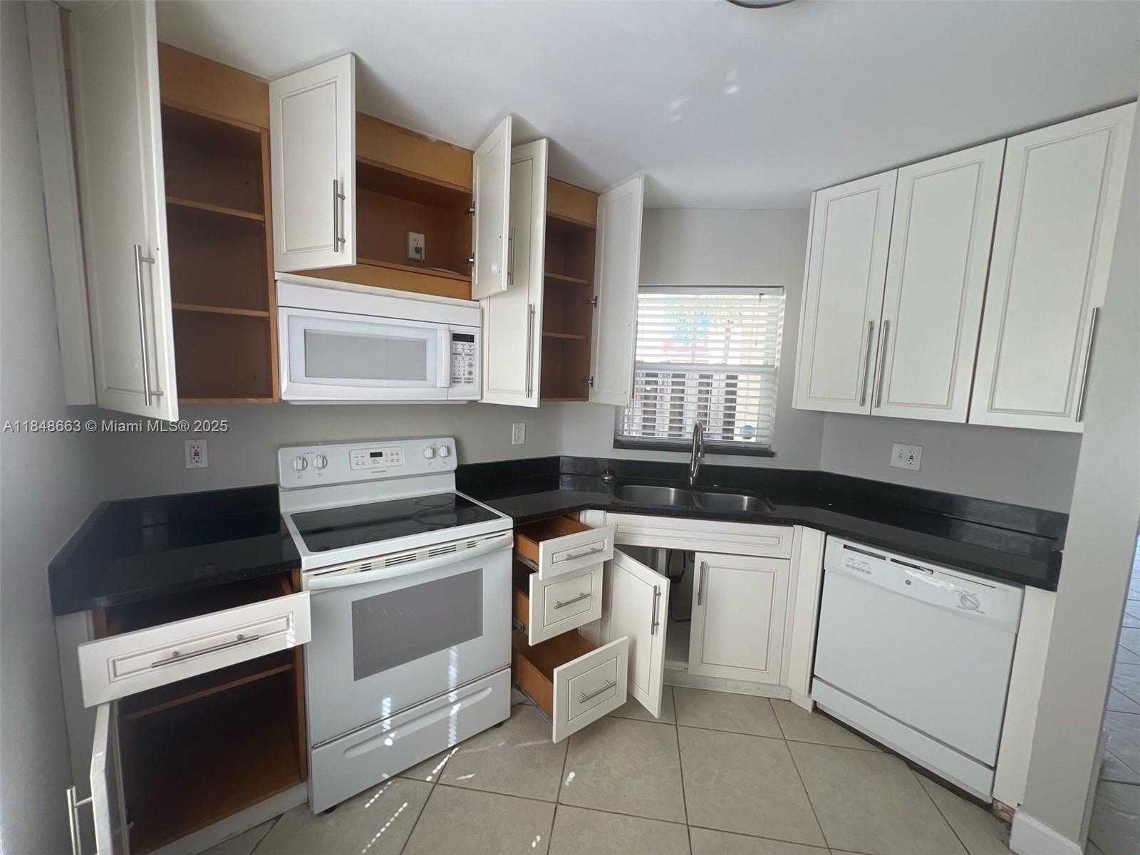 Small Image of 3310 INDIAN KEY BLVD, Margate Number 2