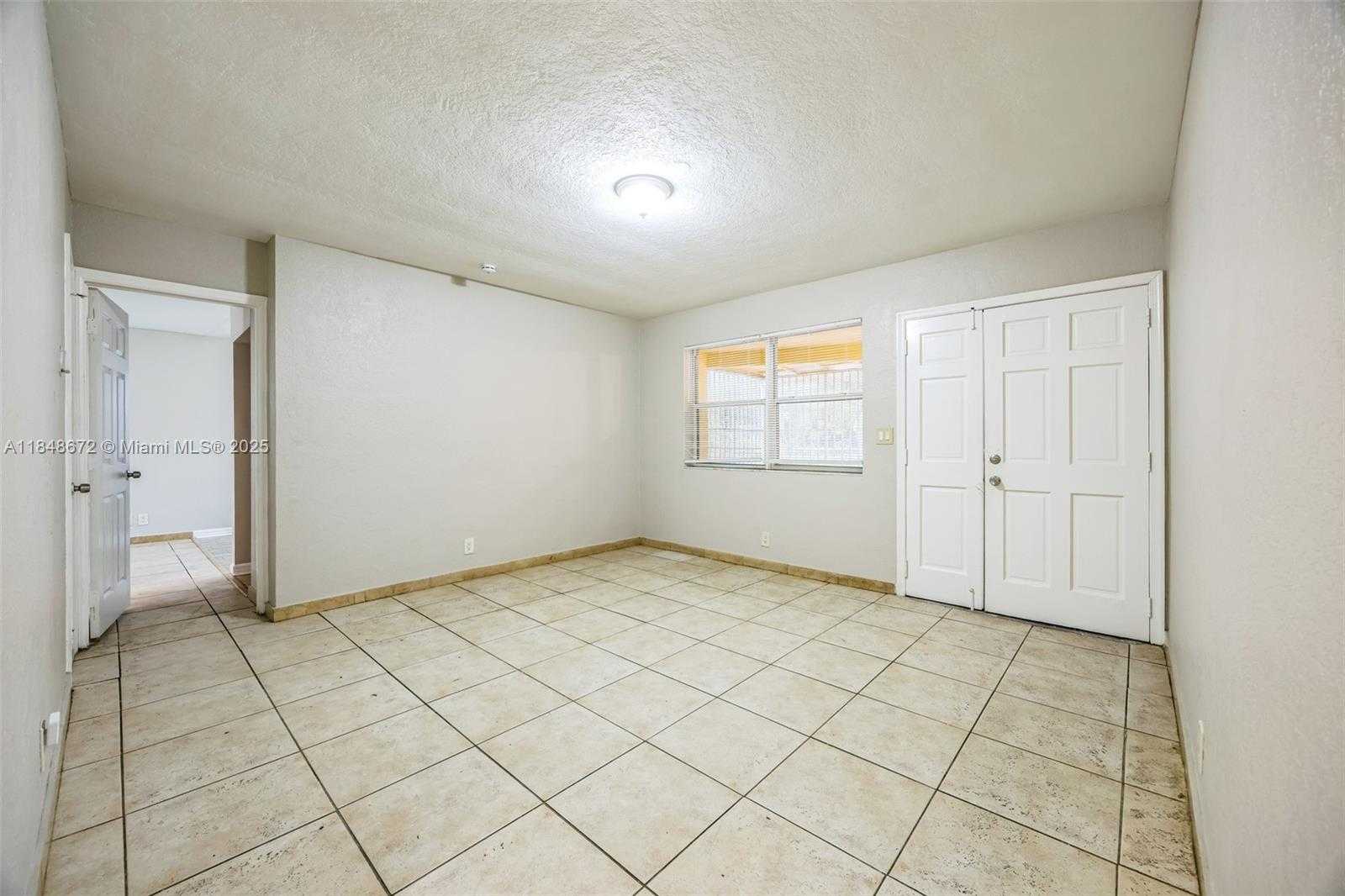 Small Image of 2651 ADAMS ST, Hollywood Number 5