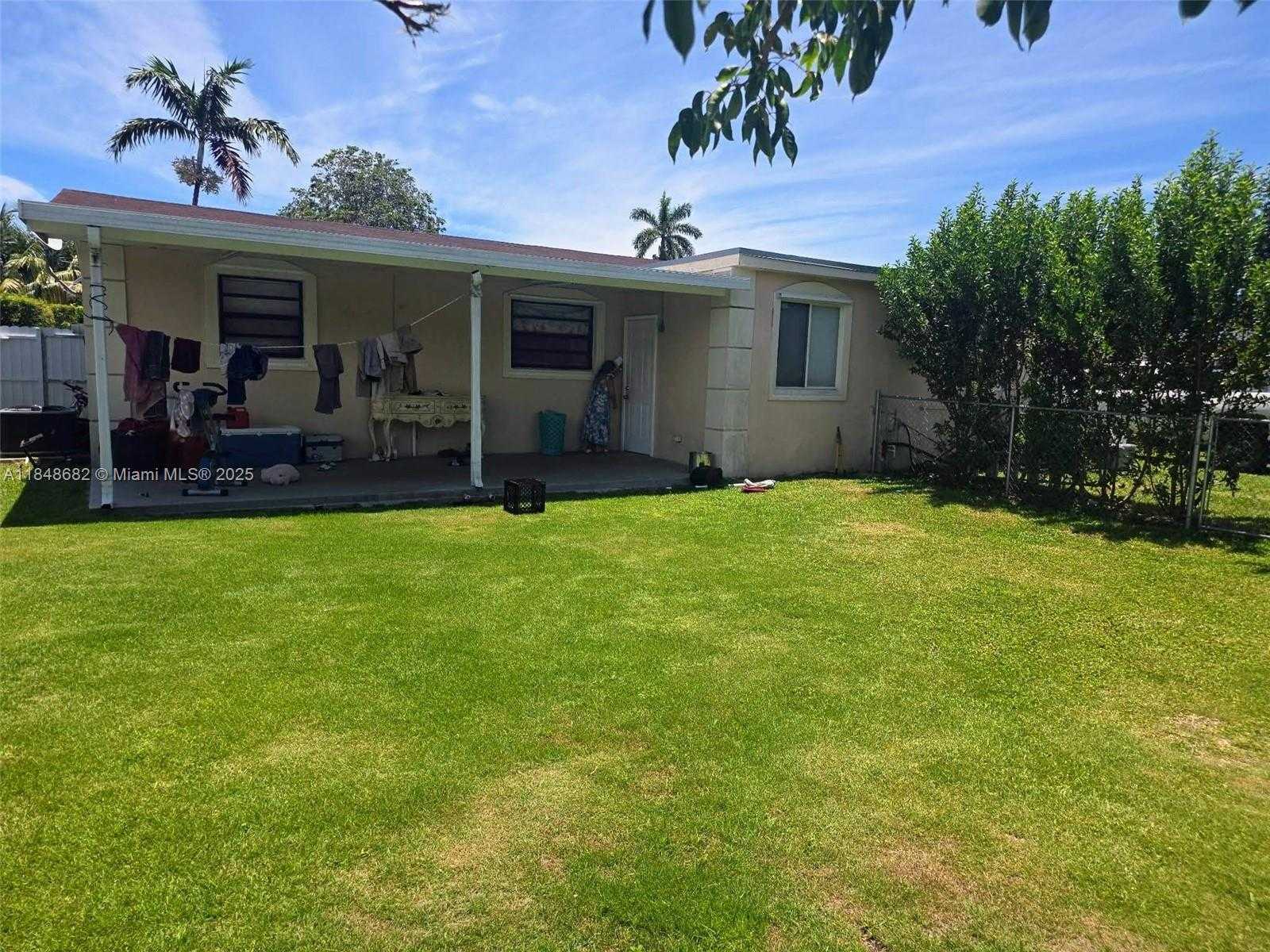 Small Image of 28704 SOUTH WEST 147TH PL, Homestead Number 3