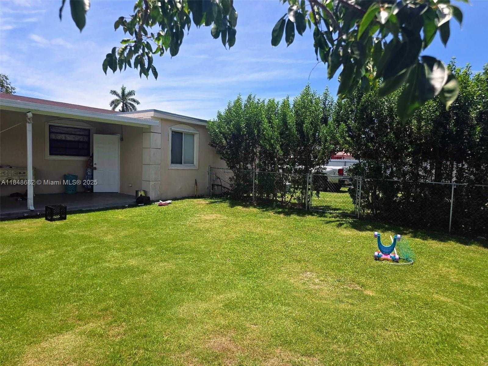 Small Image of 28704 SOUTH WEST 147TH PL, Homestead Number 9