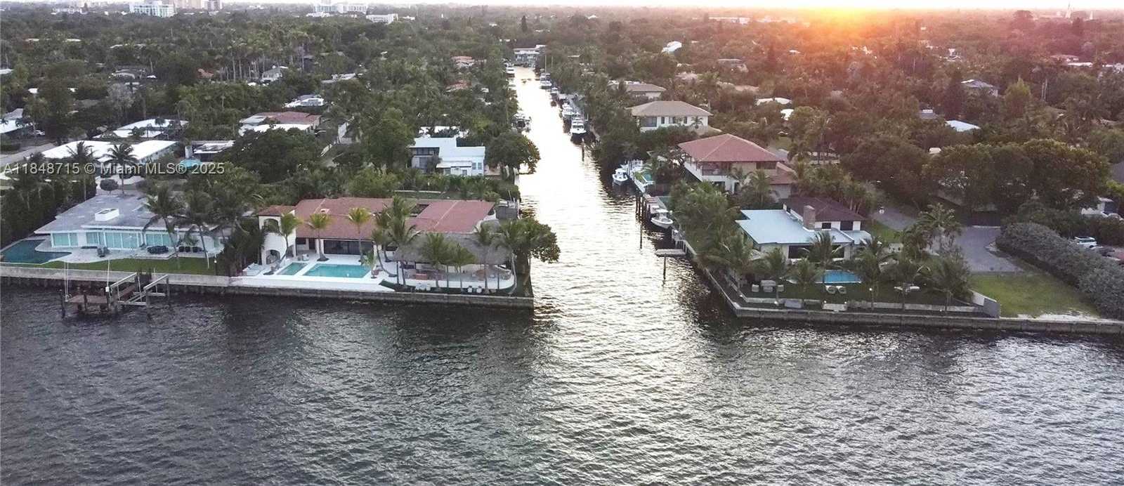 Small Image of 1051 NORTH EAST 86TH ST, Miami Number 2