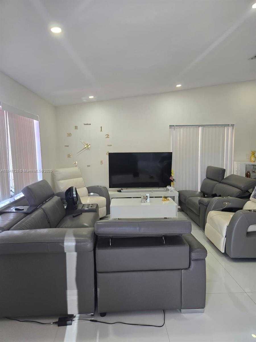 Small Image of 16242 SW 304th Terrace, Homestead, FL 33033, USA Number 21