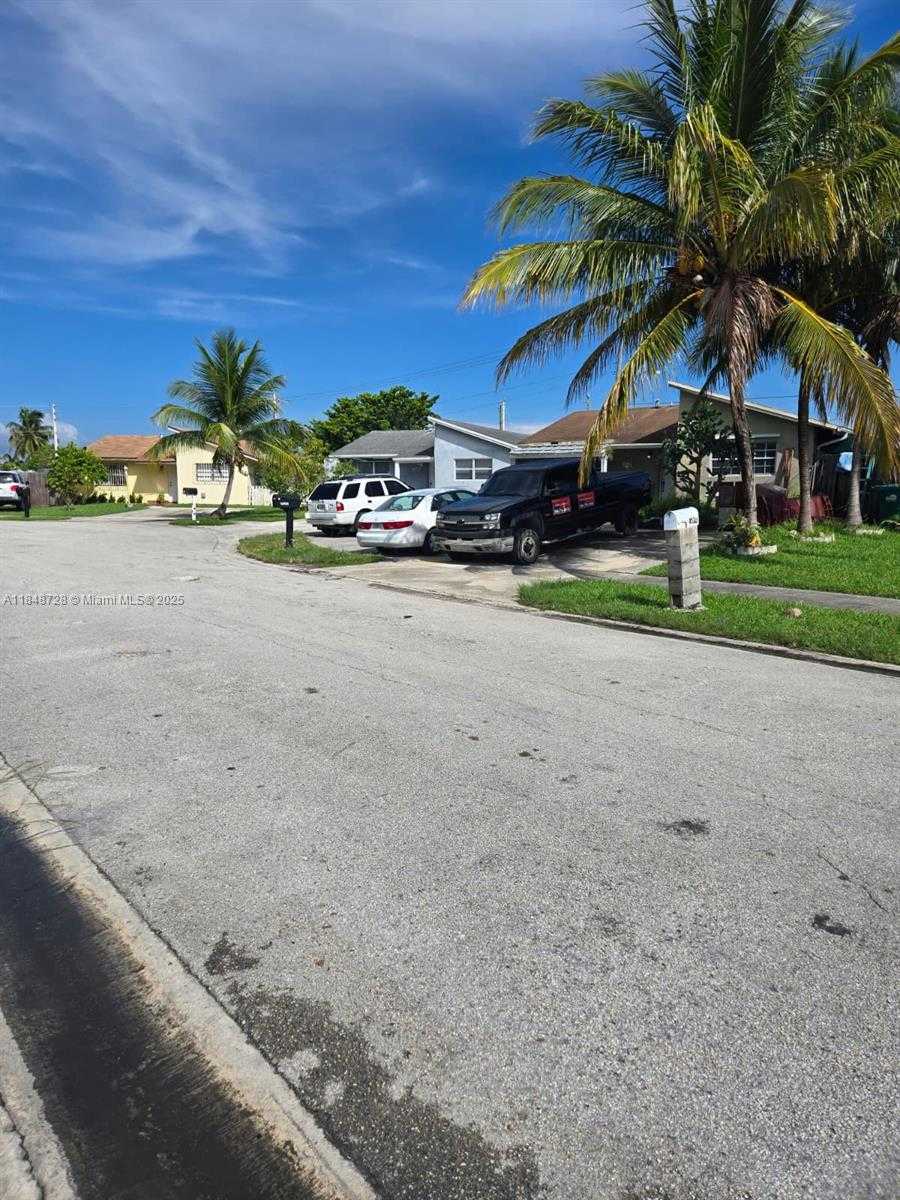 Small Image of 16242 SW 304th Terrace, Homestead, FL 33033, USA Number 24
