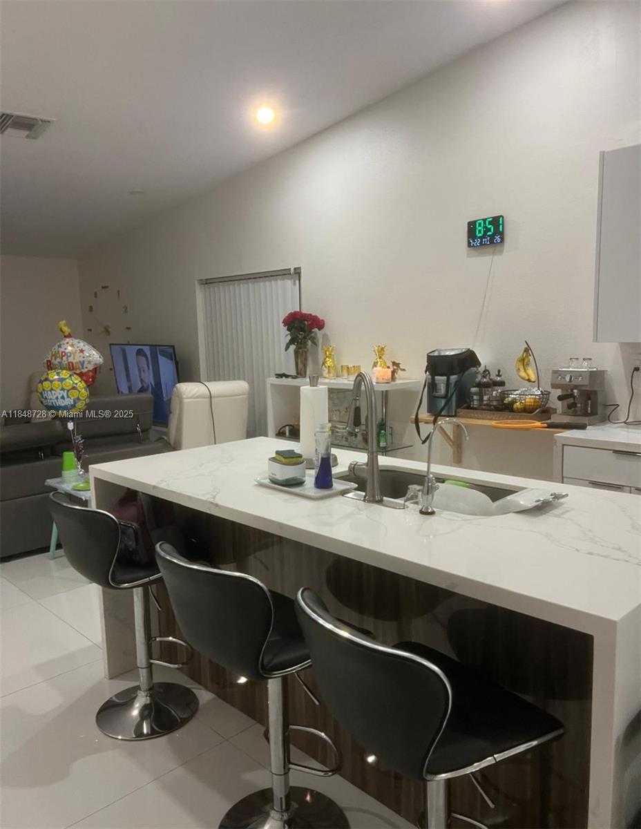Small Image of 16242 SW 304th Terrace, Homestead, FL 33033, USA Number 3