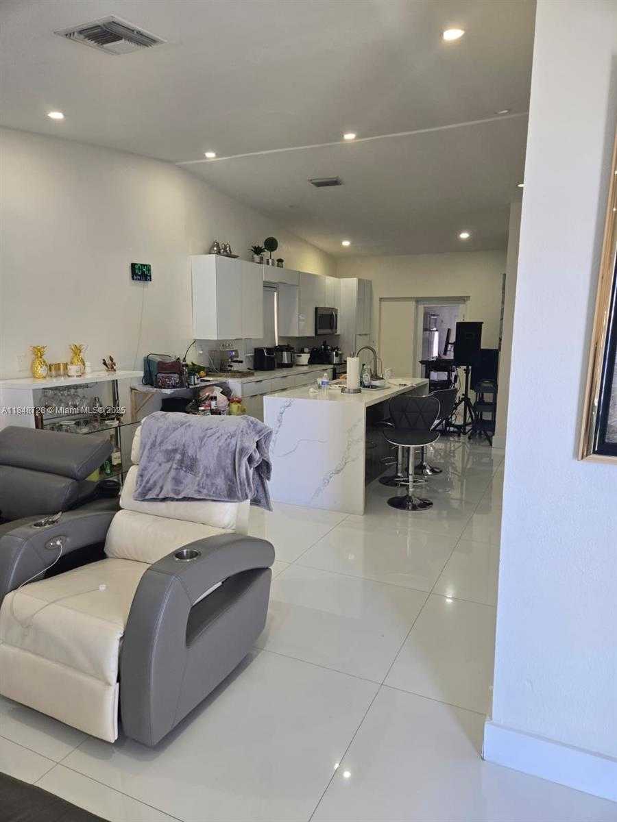 Small Image of 16242 SW 304th Terrace, Homestead, FL 33033, USA Number 7