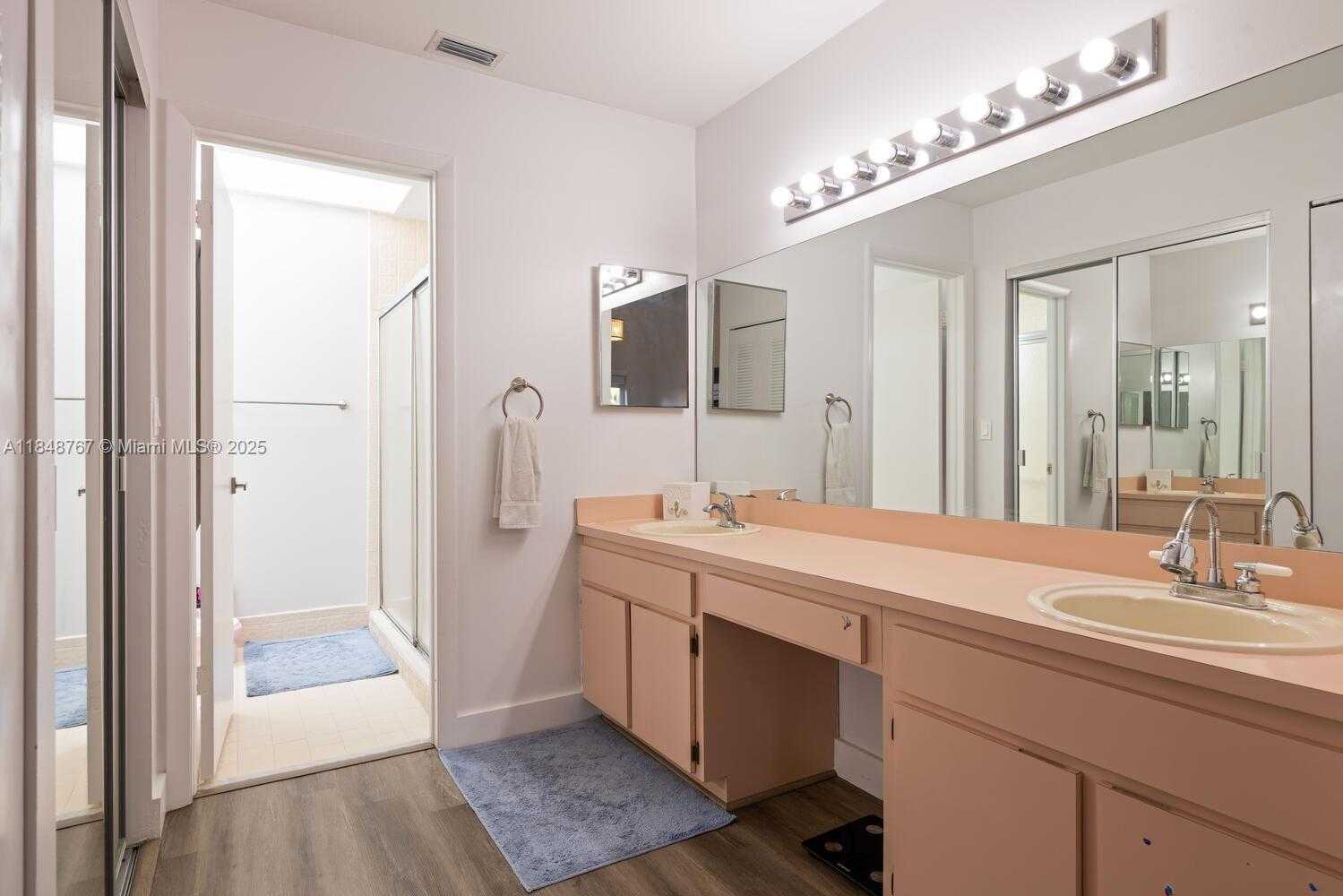 Small Image of 15060 NORFOLK LN, Davie Number 11