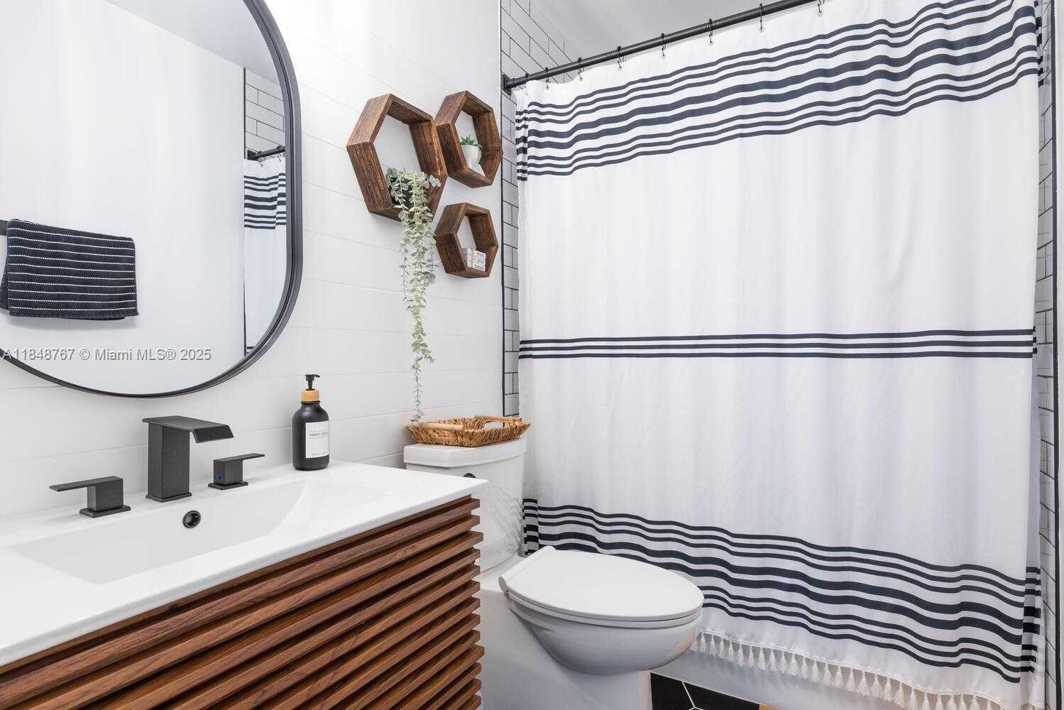 Small Image of 15060 NORFOLK LN, Davie Number 15