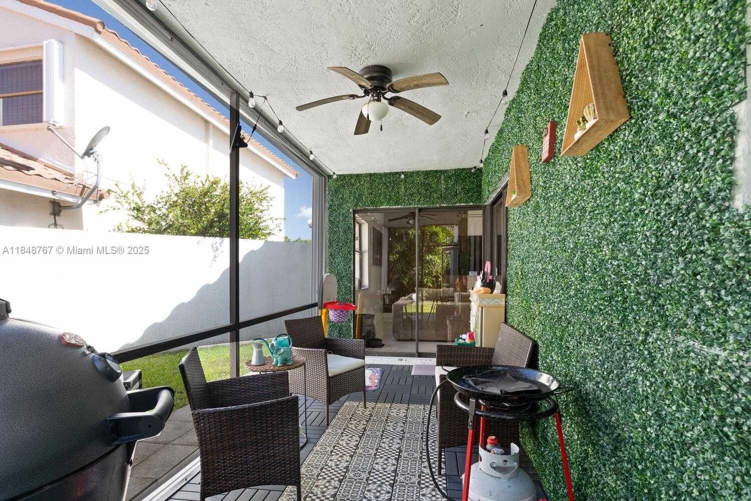 Small Image of 15060 NORFOLK LN, Davie Number 17