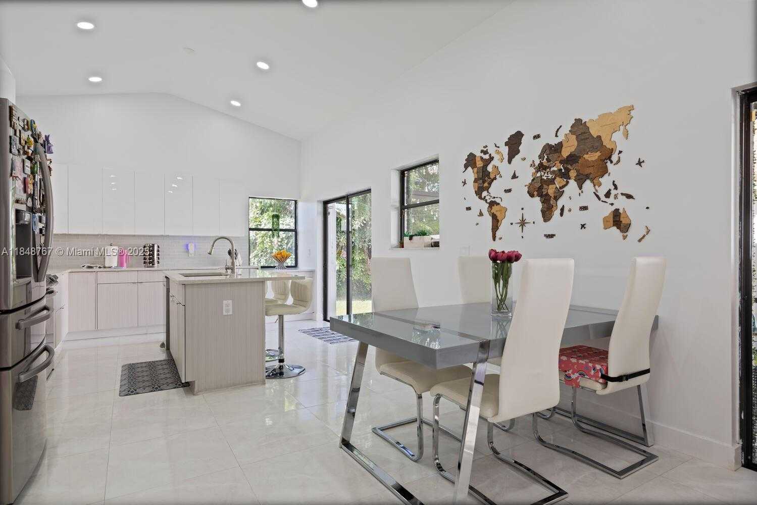 Small Image of 15060 NORFOLK LN, Davie Number 6