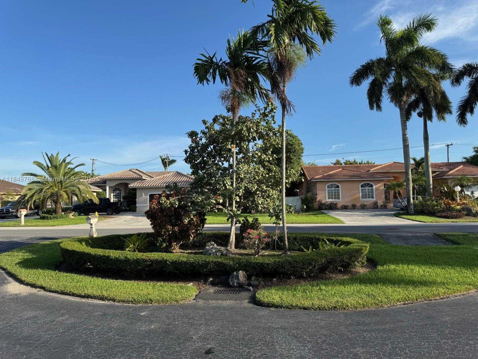 Small Image of 9931 NORTH WEST 130TH ST, Hialeah Gardens Number 10