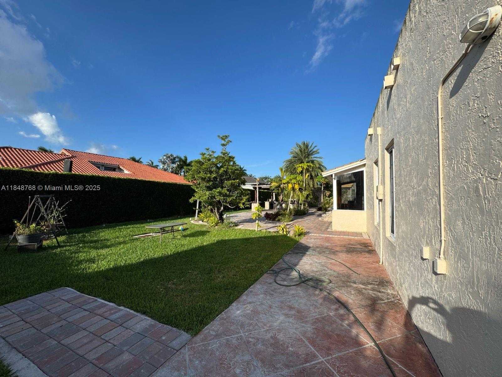 Small Image of 9931 NORTH WEST 130TH ST, Hialeah Gardens Number 17