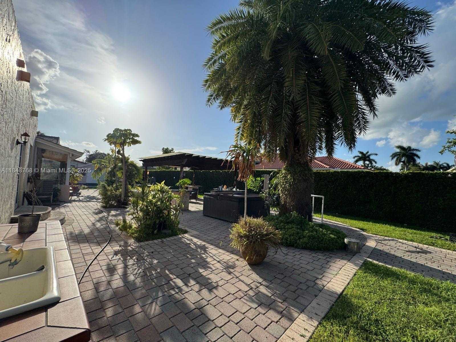 Small Image of 9931 NORTH WEST 130TH ST, Hialeah Gardens Number 21