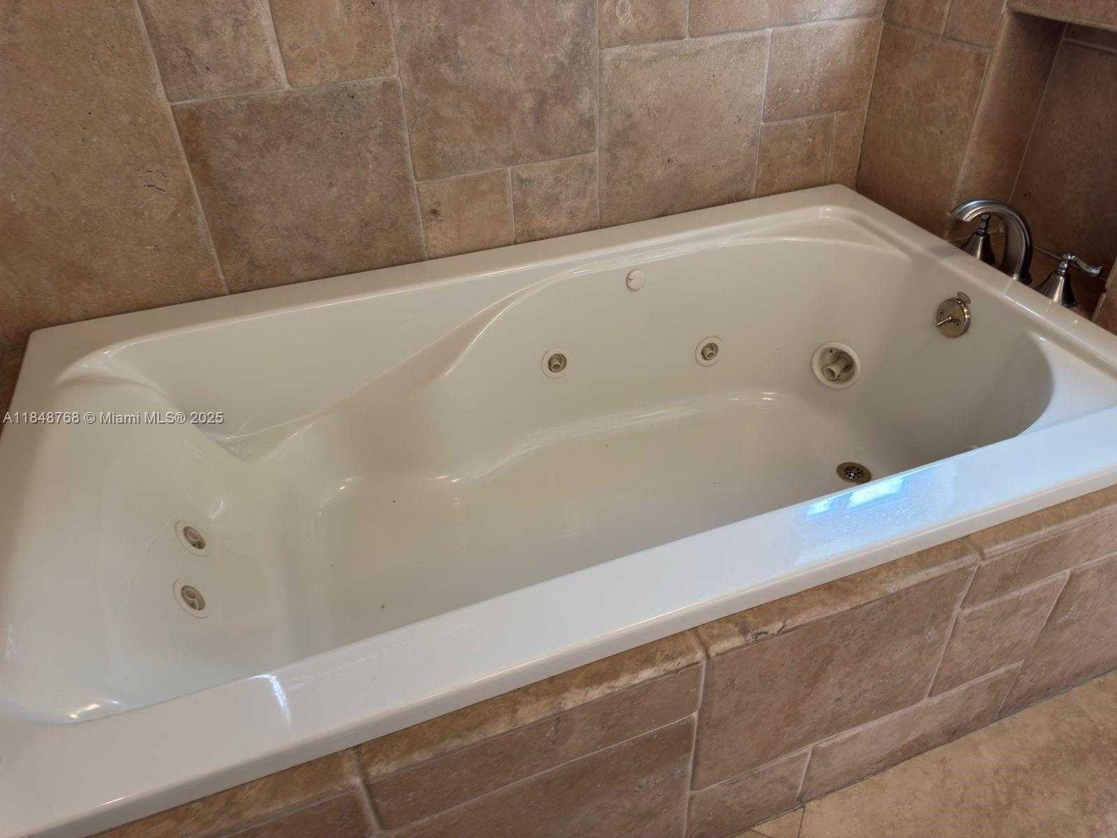 Small Image of 9931 NORTH WEST 130TH ST, Hialeah Gardens Number 38