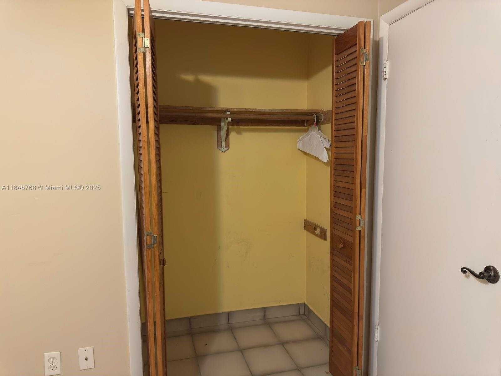 Small Image of 9931 NORTH WEST 130TH ST, Hialeah Gardens Number 41