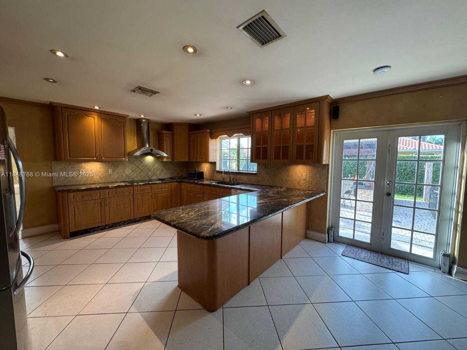Small Image of 9931 NORTH WEST 130TH ST, Hialeah Gardens Number 57
