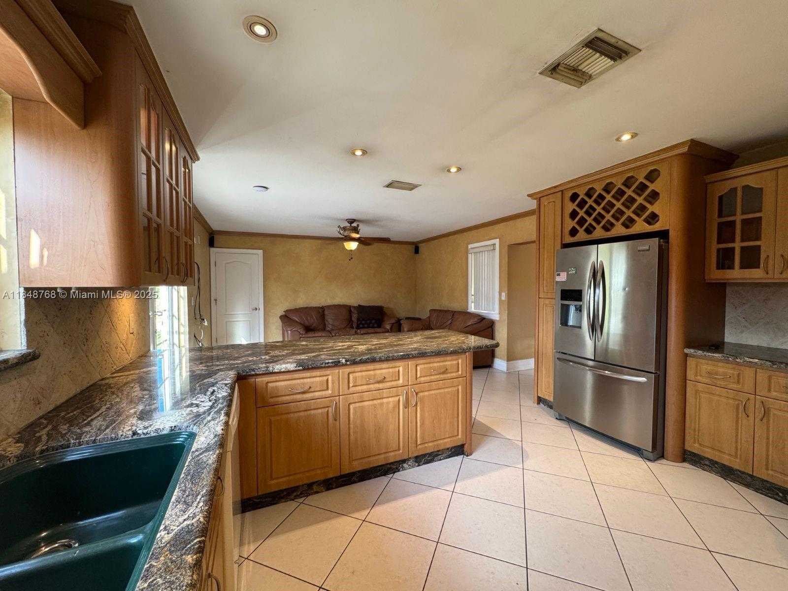 Small Image of 9931 NORTH WEST 130TH ST, Hialeah Gardens Number 58