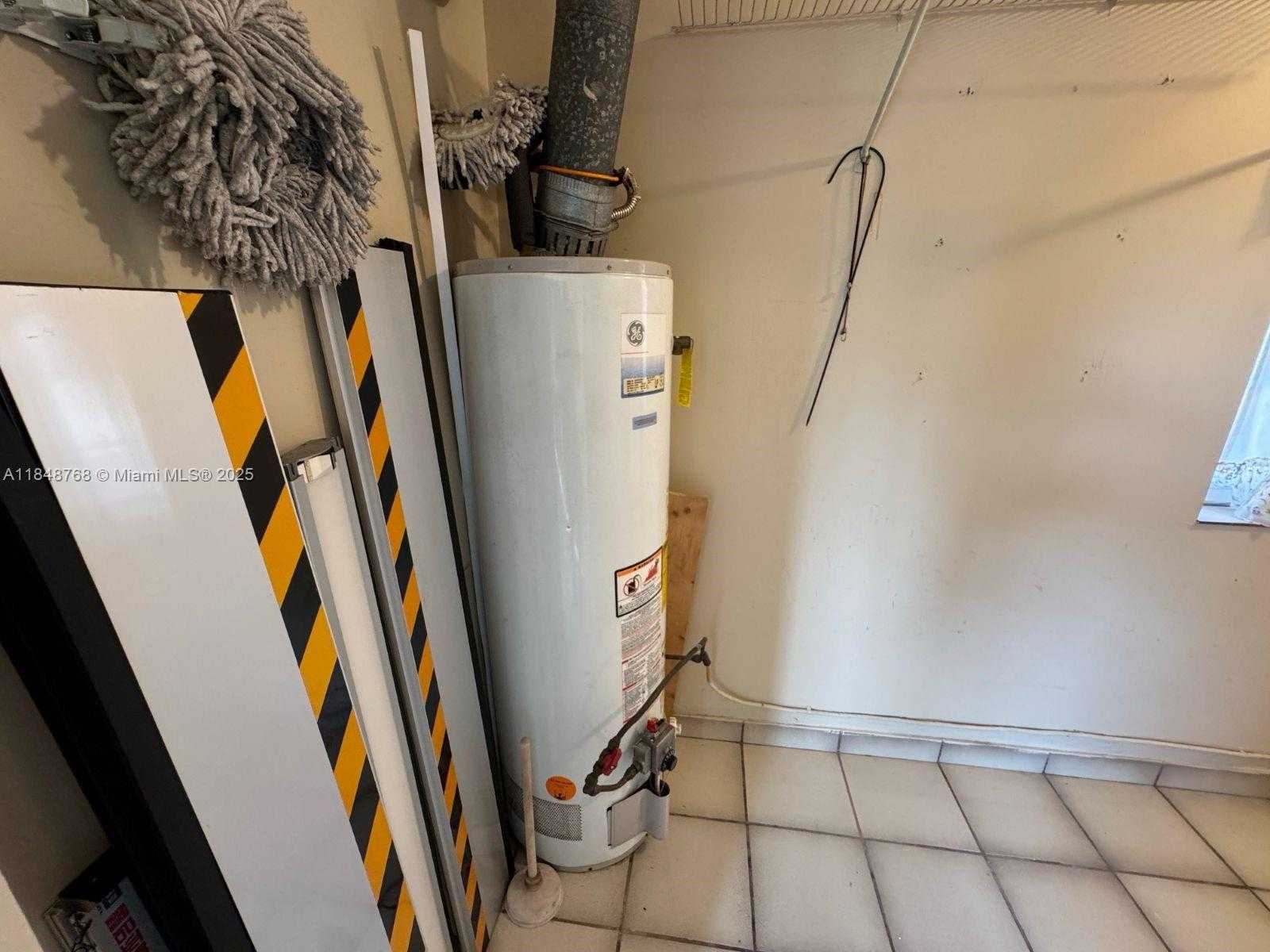 Small Image of 9931 NORTH WEST 130TH ST, Hialeah Gardens Number 64