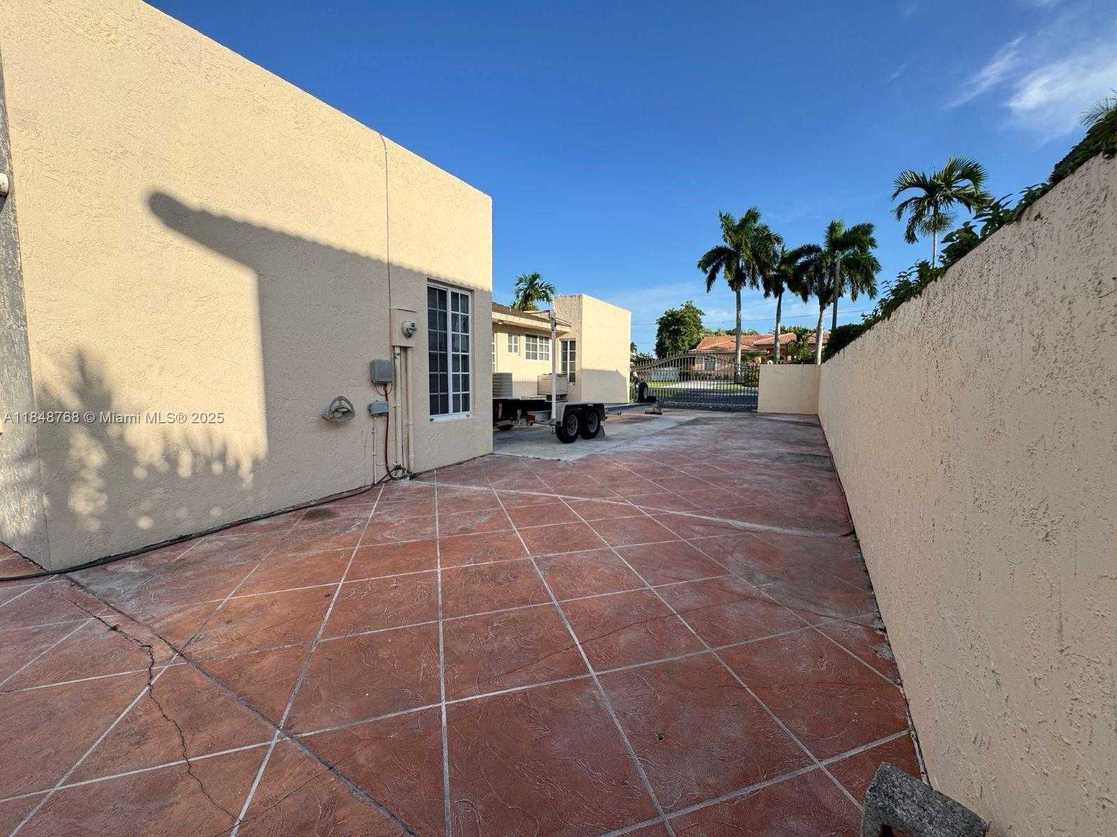 Small Image of 9931 NORTH WEST 130TH ST, Hialeah Gardens Number 68