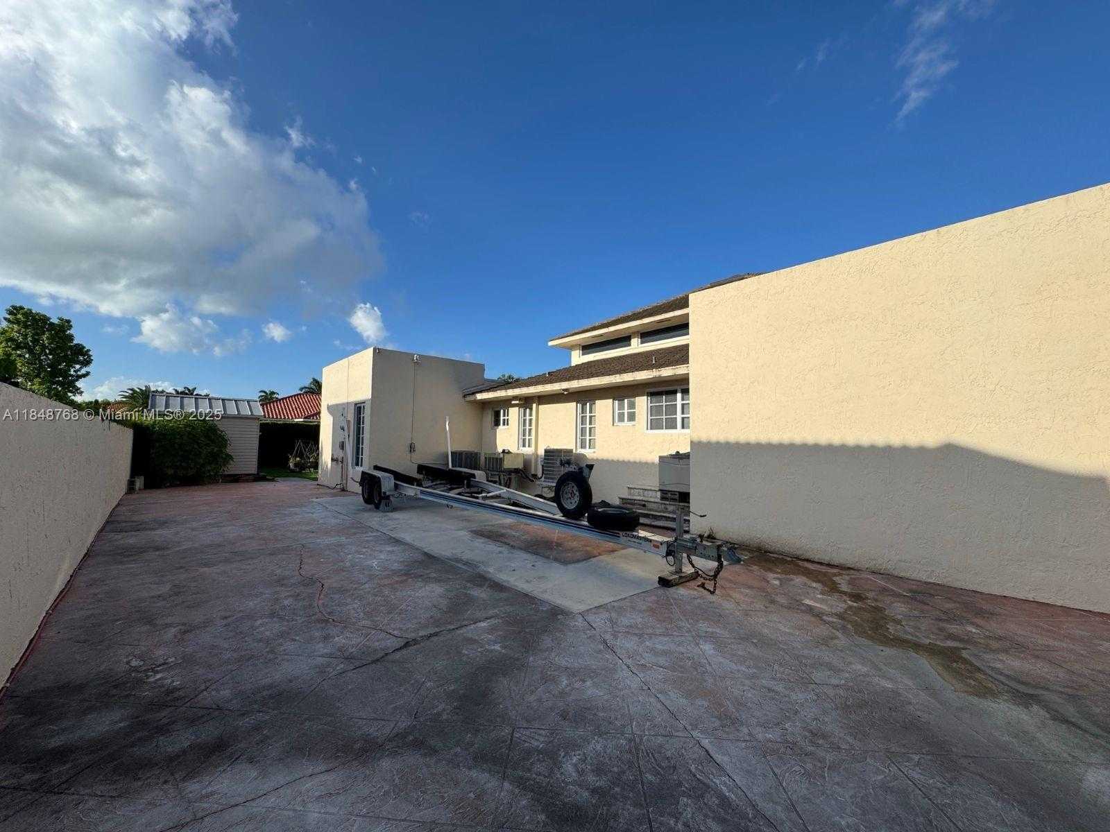 Small Image of 9931 NORTH WEST 130TH ST, Hialeah Gardens Number 69