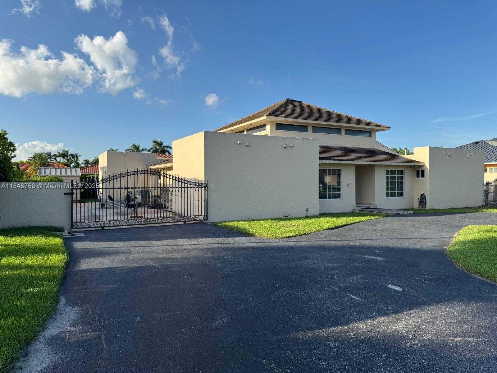 Small Image of 9931 NORTH WEST 130TH ST, Hialeah Gardens Number 8