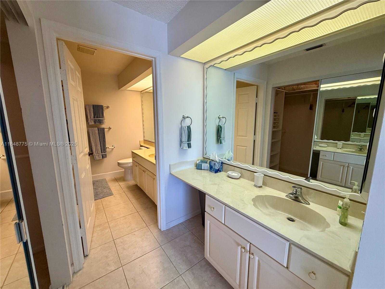 Small Image of 645 SOUTH EAST 25TH LN, Homestead Number 12