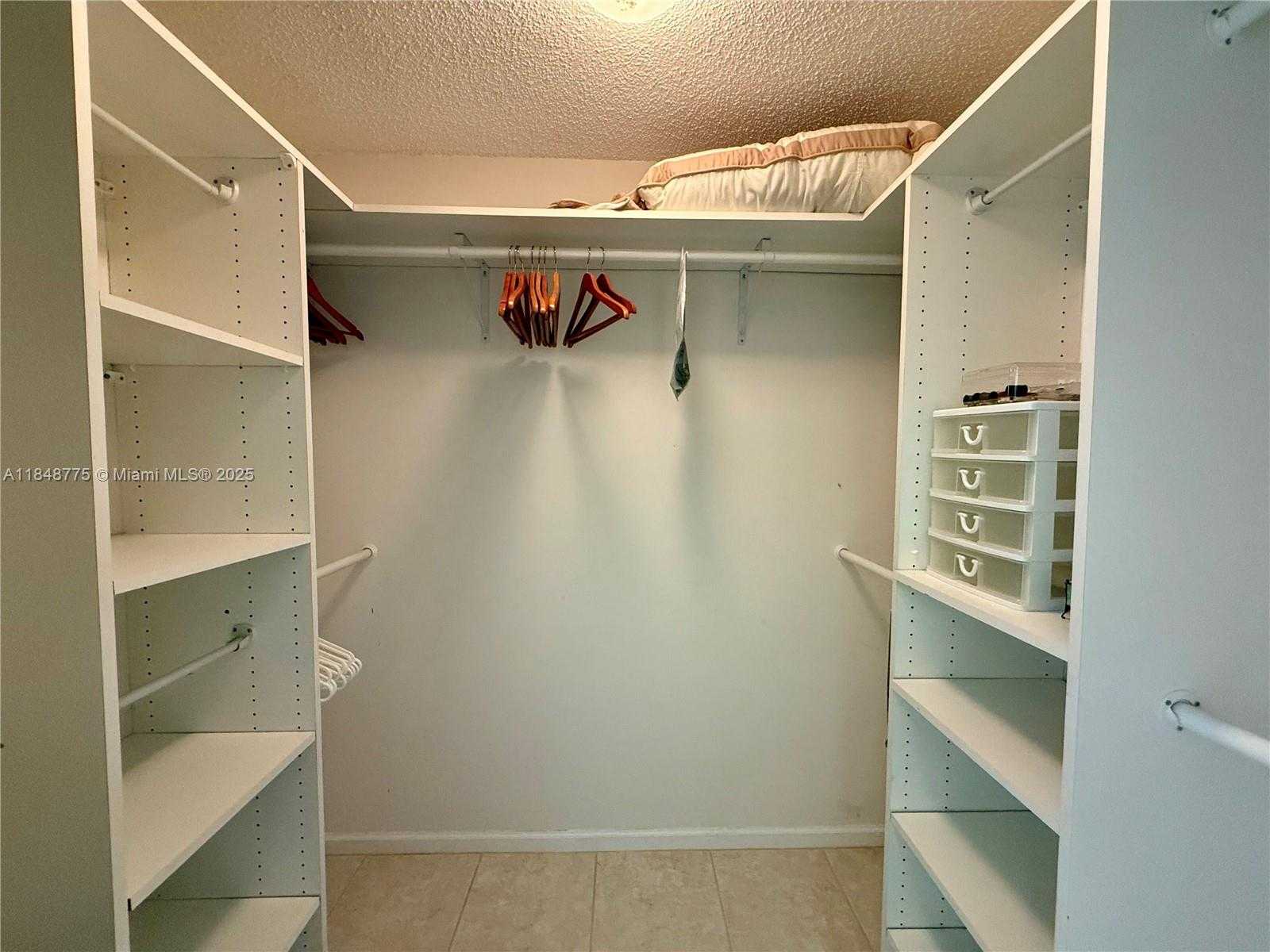 Small Image of 645 SOUTH EAST 25TH LN, Homestead Number 14