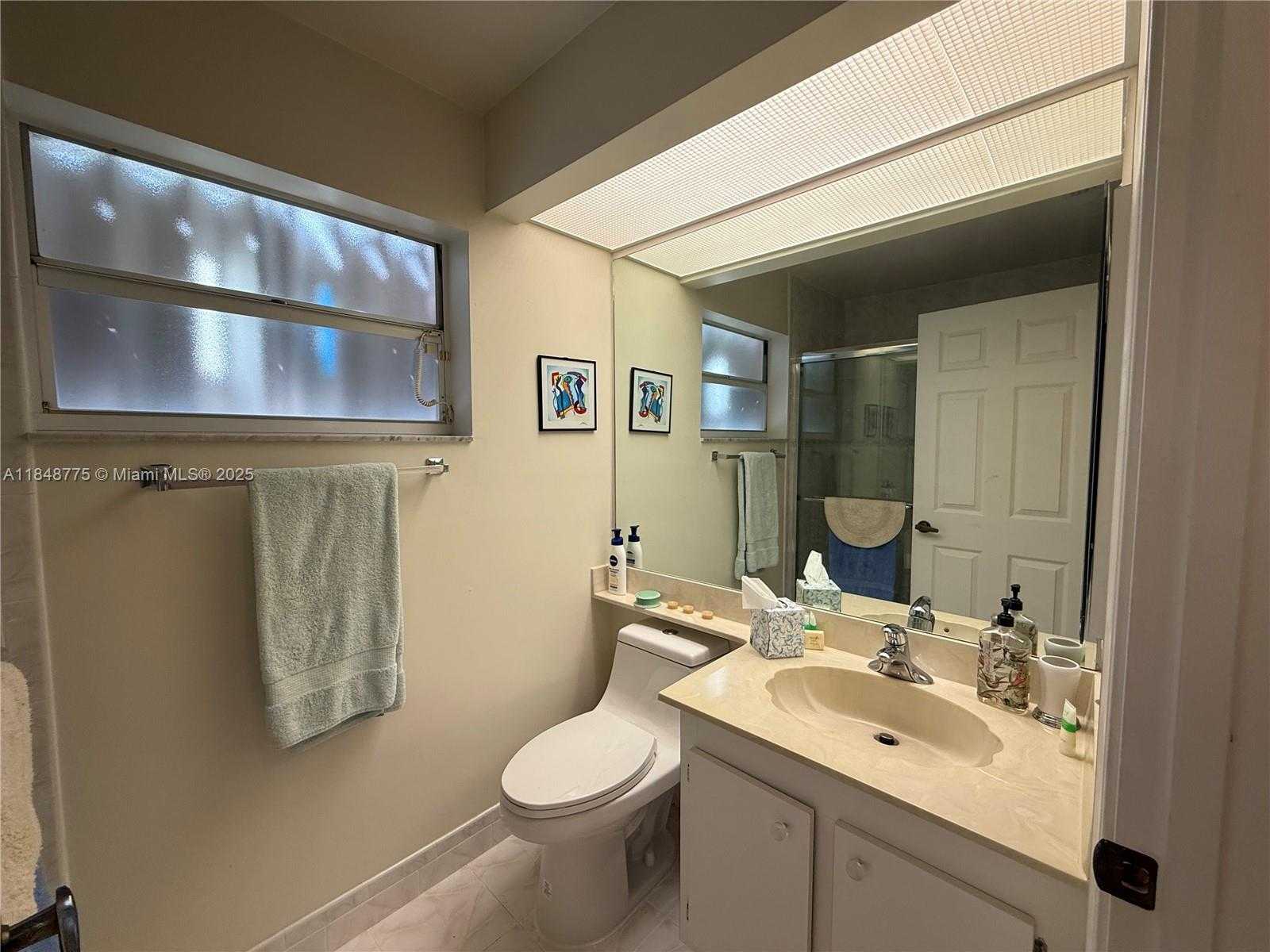 Small Image of 645 SOUTH EAST 25TH LN, Homestead Number 16