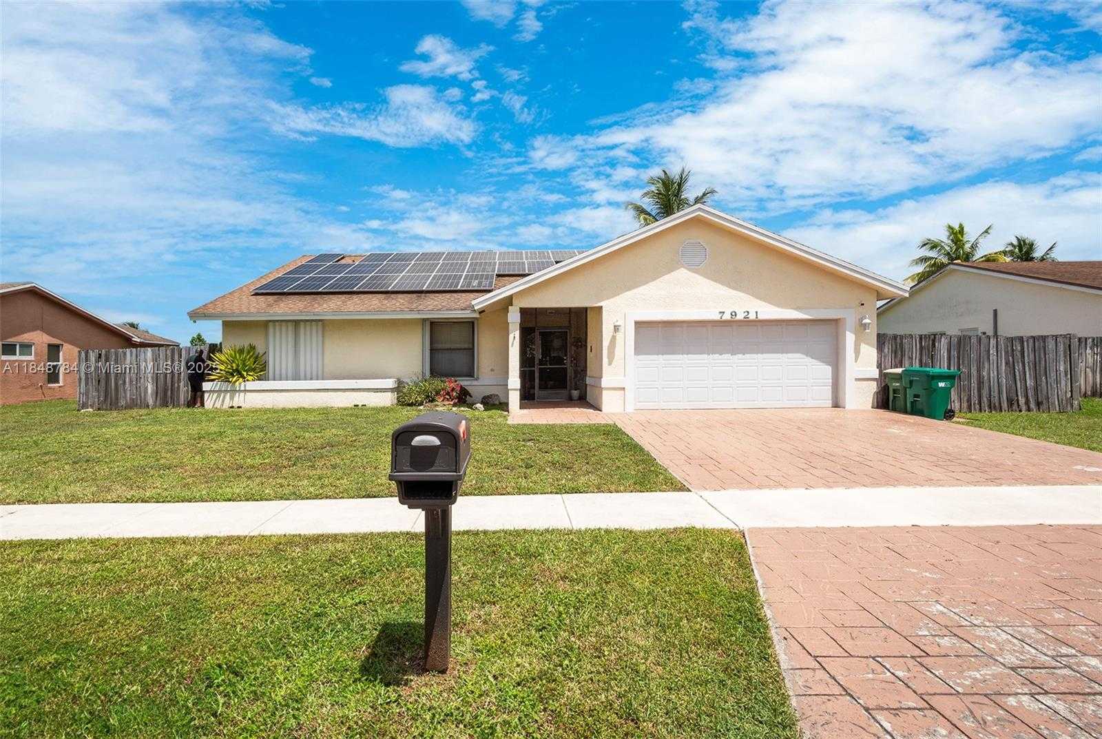 Small Image of 7921 NORTH WEST 90TH AVE, Tamarac Number 2