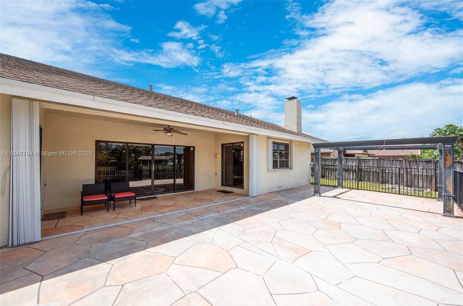 Small Image of 7921 NORTH WEST 90TH AVE, Tamarac Number 37