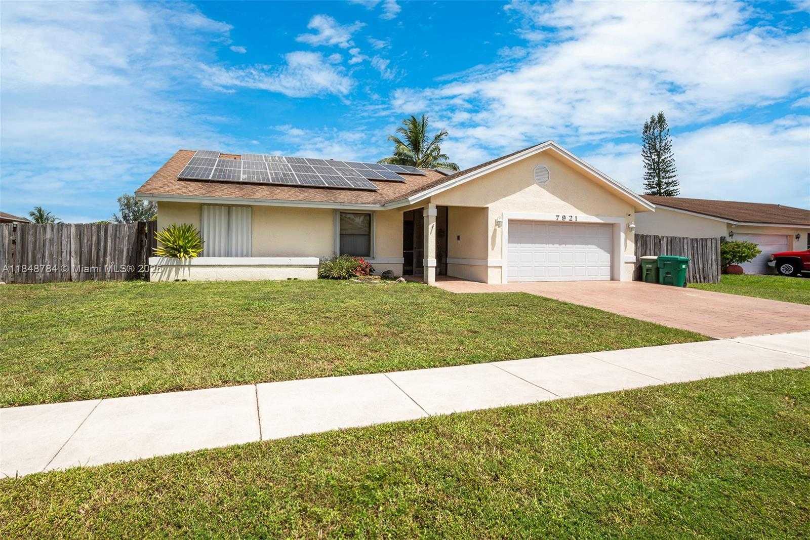 Small Image of 7921 NORTH WEST 90TH AVE, Tamarac Number 7