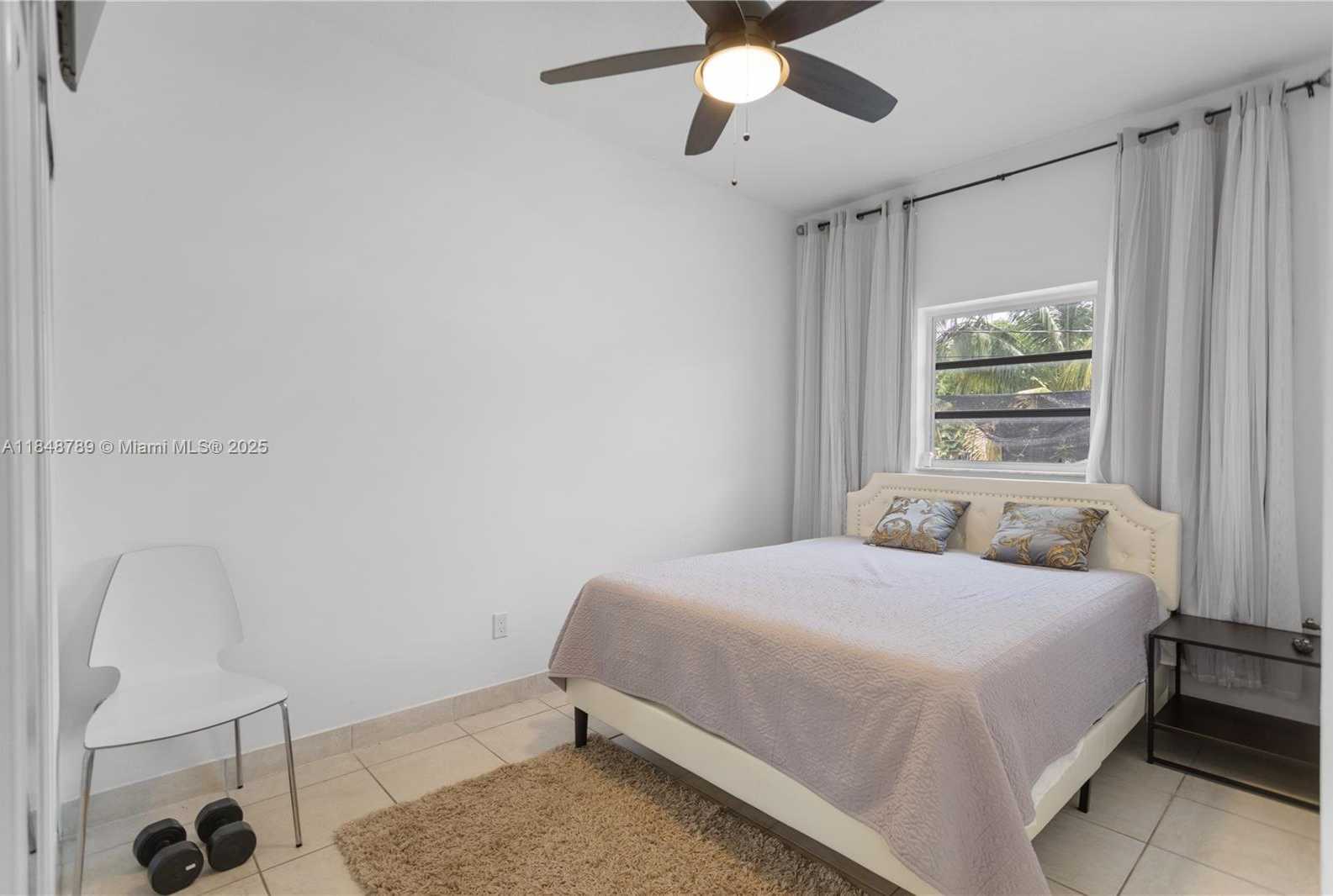 Small Image of 1623 MAYO ST, Hollywood Number 15