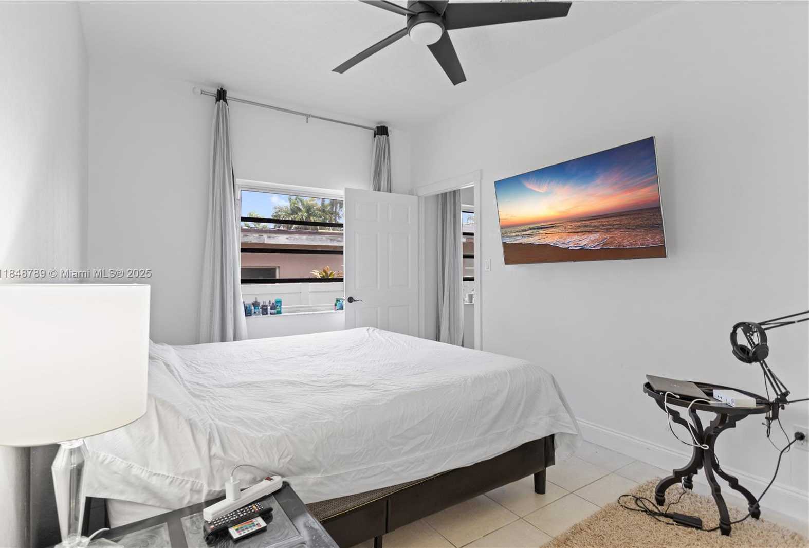 Small Image of 1623 MAYO ST, Hollywood Number 23