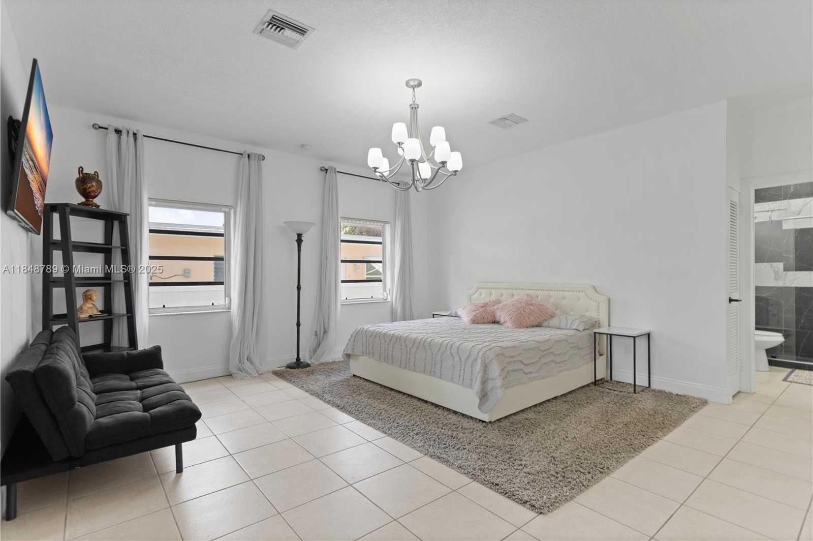 Small Image of 1623 MAYO ST, Hollywood Number 26