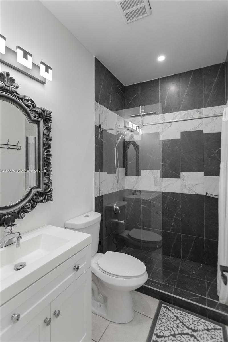 Small Image of 1623 MAYO ST, Hollywood Number 31