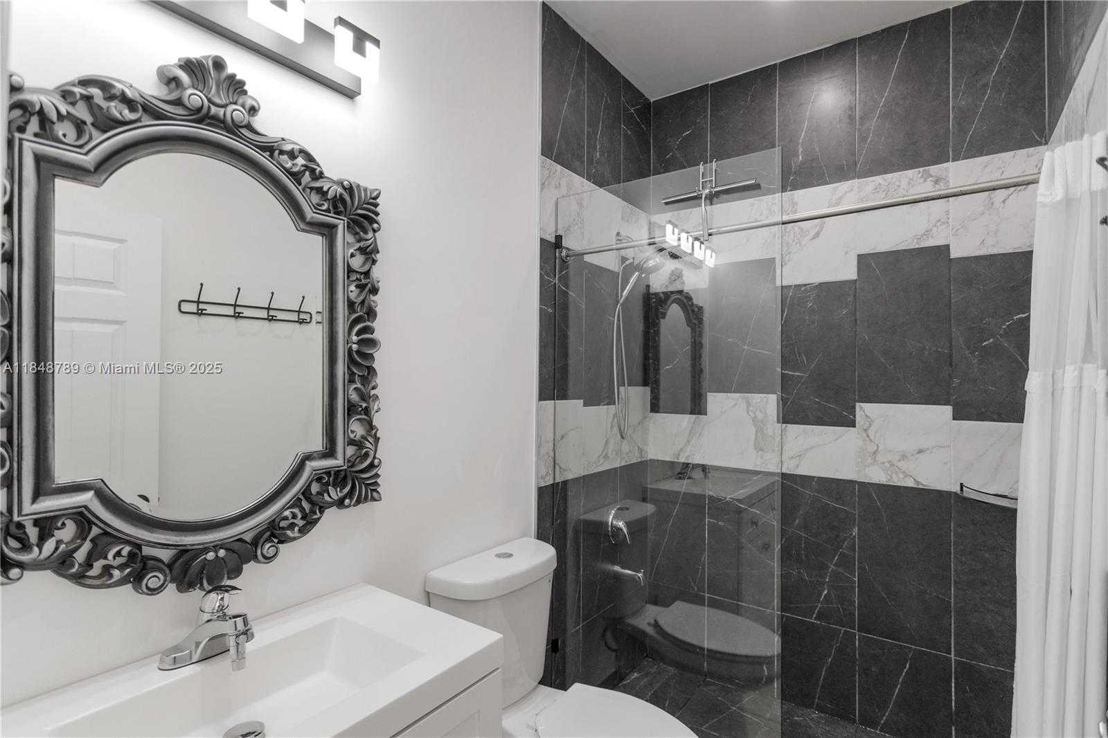 Small Image of 1623 MAYO ST, Hollywood Number 32