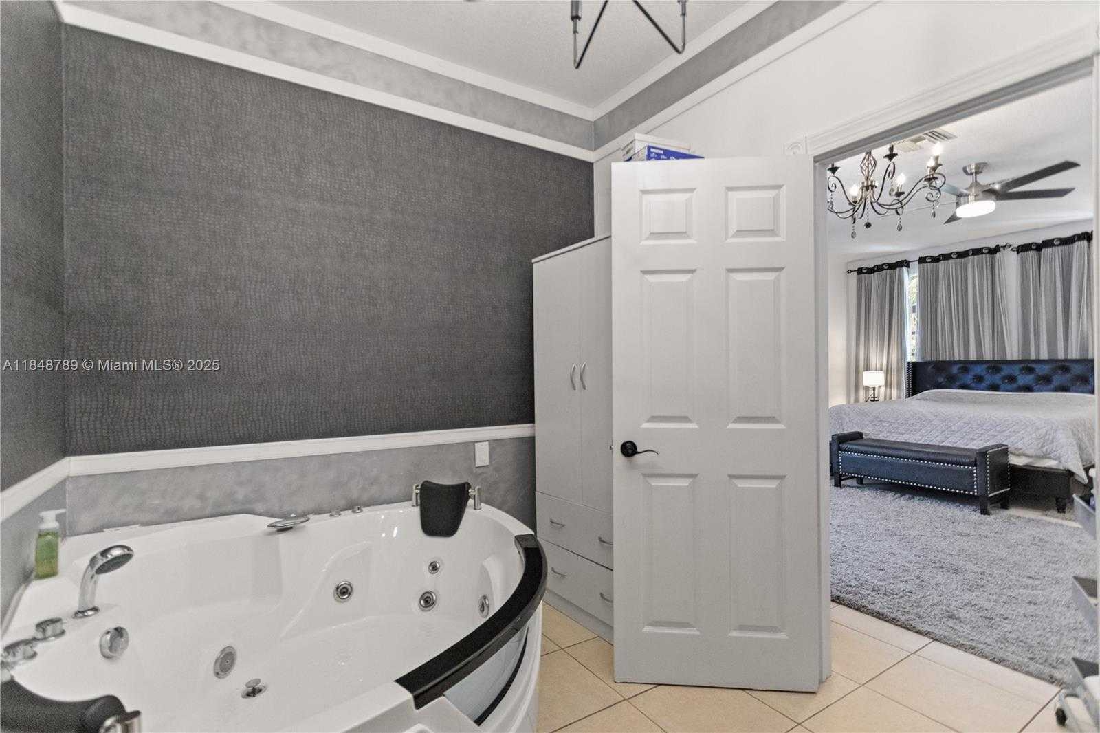 Small Image of 1623 MAYO ST, Hollywood Number 38