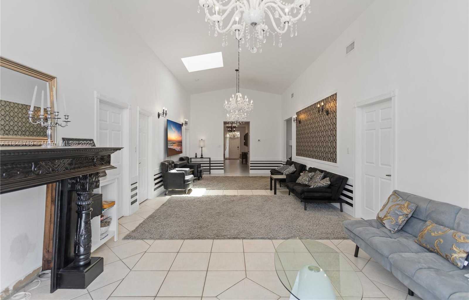 Small Image of 1623 MAYO ST, Hollywood Number 7