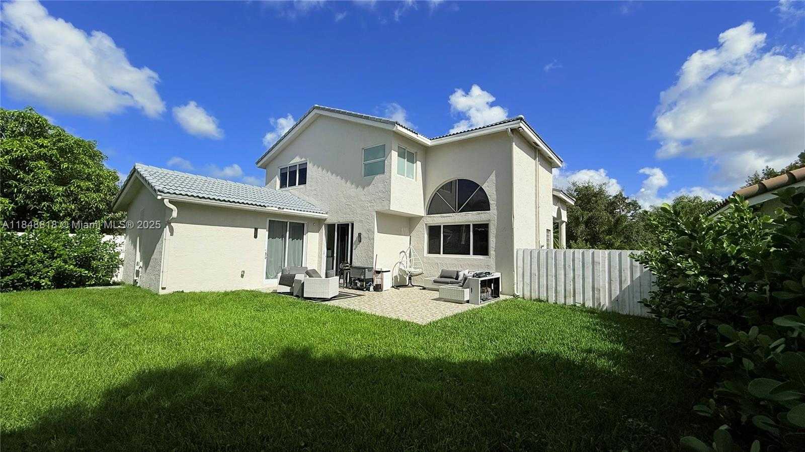 Small Image of 212 SOUTH WEST 179TH AVE, Pembroke Pines Number 2