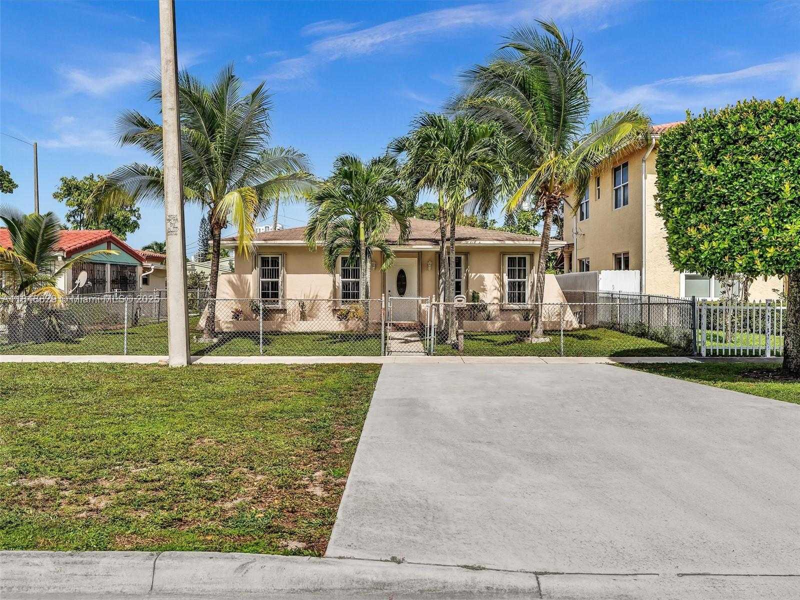 Small Image of 17175 NORTH EAST 21ST AVE, North Miami Beach Number 3