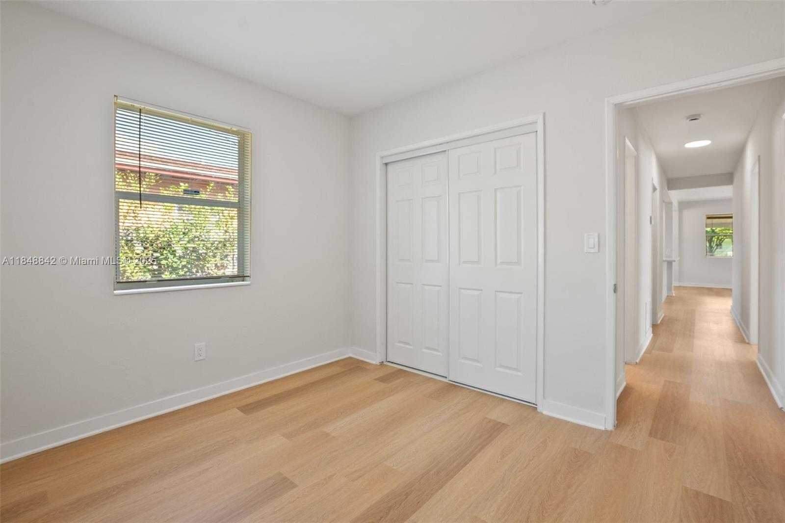 Small Image of 410 NORTH EAST 172ND ST, North Miami Beach Number 12